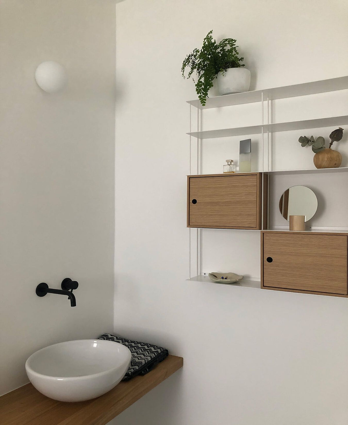Krossing Bookcase