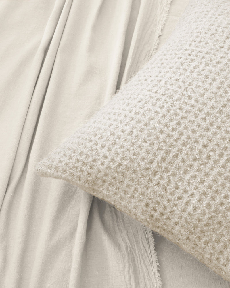 Pon Cushion