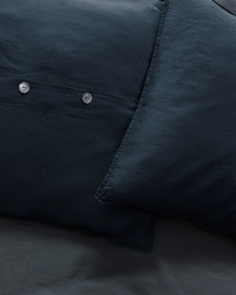 Rem Cushions Set